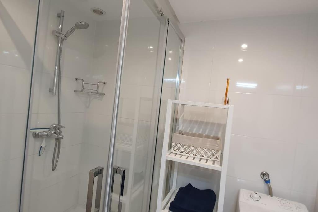 Moderno Apartamento En El Centro. El Carmen Wifi خيخون المظهر الخارجي الصورة