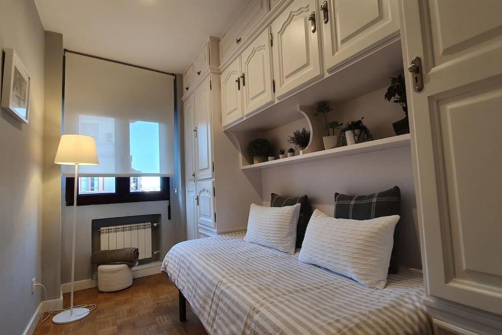 Moderno Apartamento En El Centro. El Carmen Wifi خيخون المظهر الخارجي الصورة