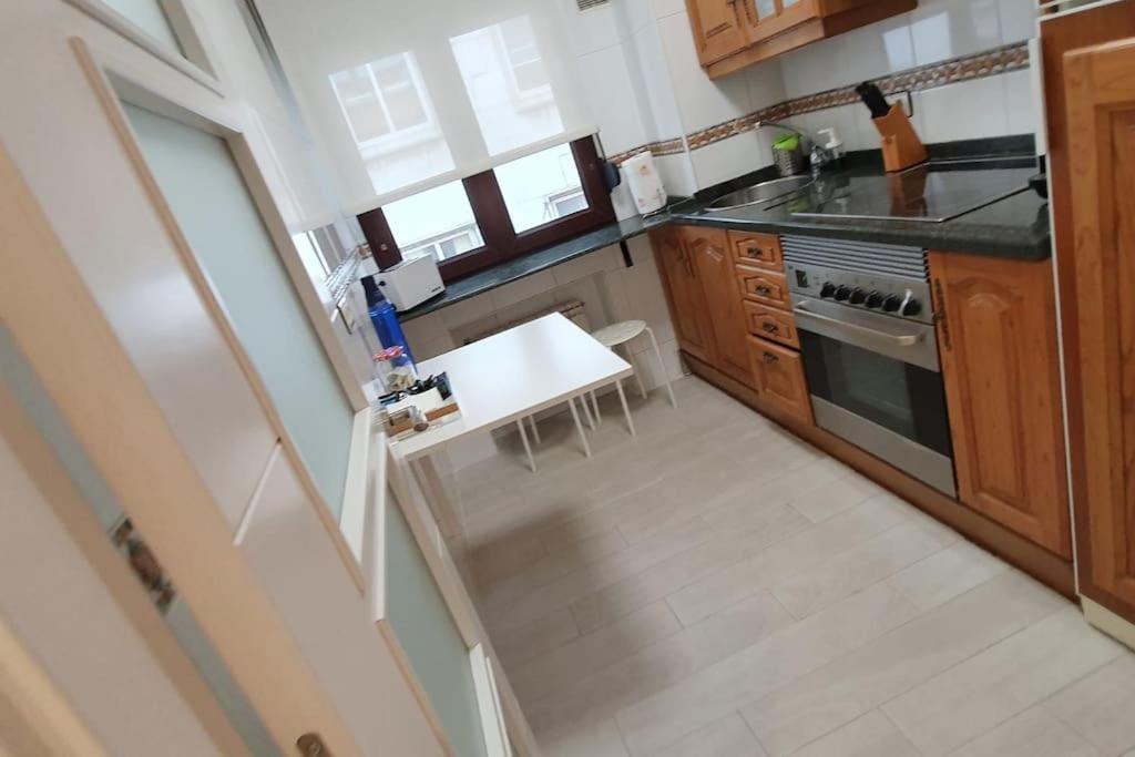 Moderno Apartamento En El Centro. El Carmen Wifi خيخون المظهر الخارجي الصورة